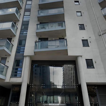 Royal Crossharbour Apartment Лондон Экстерьер фото