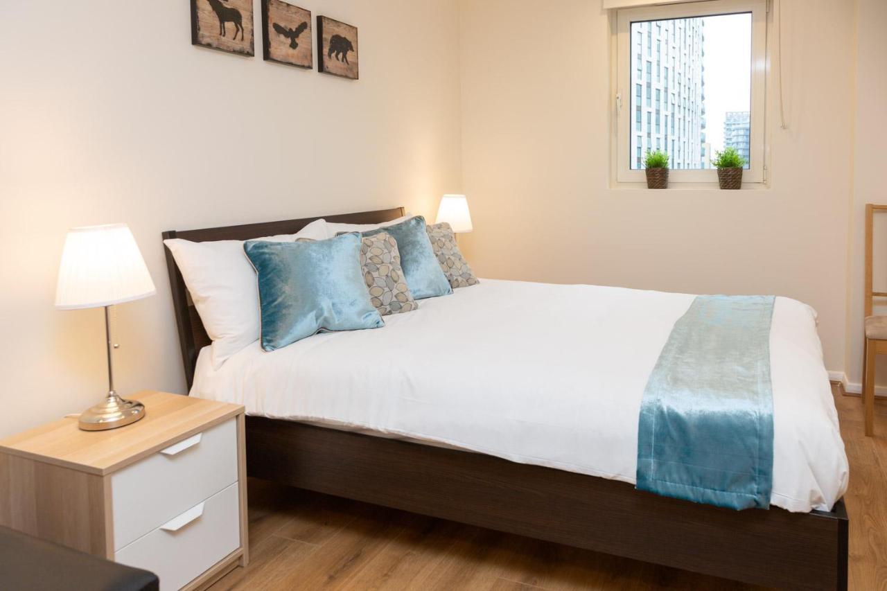 Royal Crossharbour Apartment Лондон Экстерьер фото
